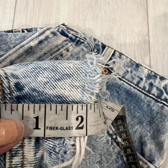Vintage Levi’s women’s shorts size 32 - Picture 6 of 8
